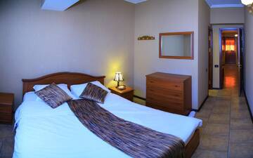 Двухместный номер Делюкс с 1 кроватью в Отеле Park Avenue Hotel Yerevan